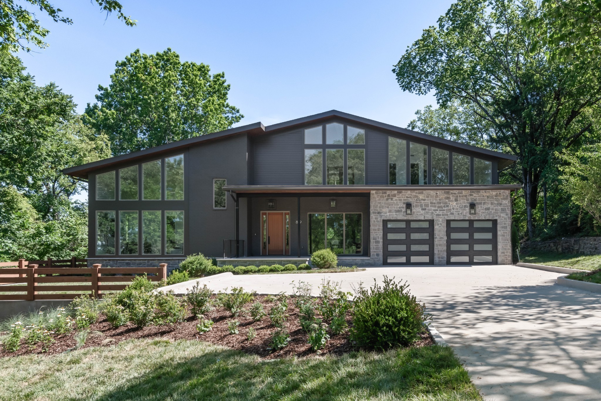 819 Evansdale Dr