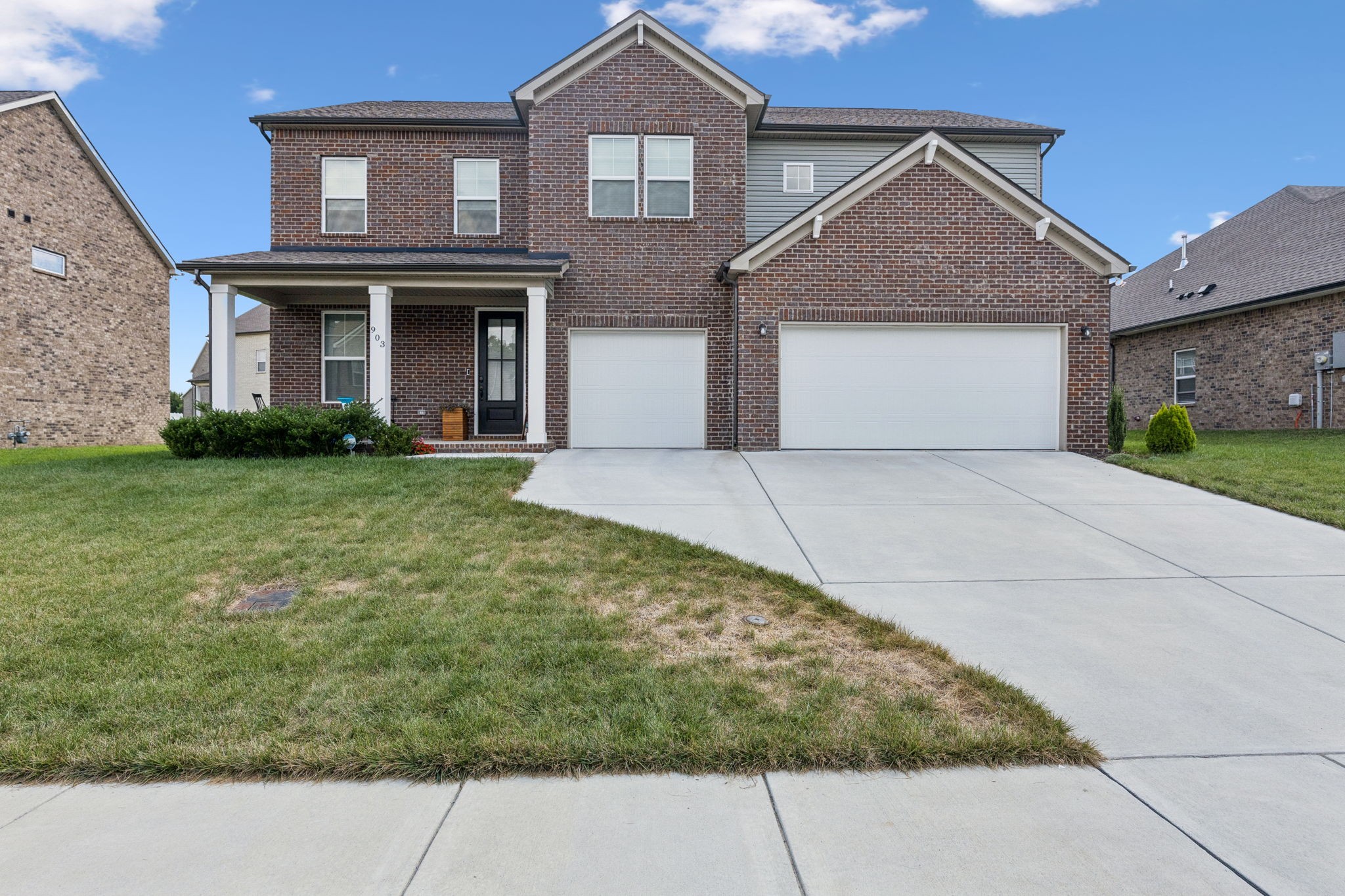 903 Carnation Dr