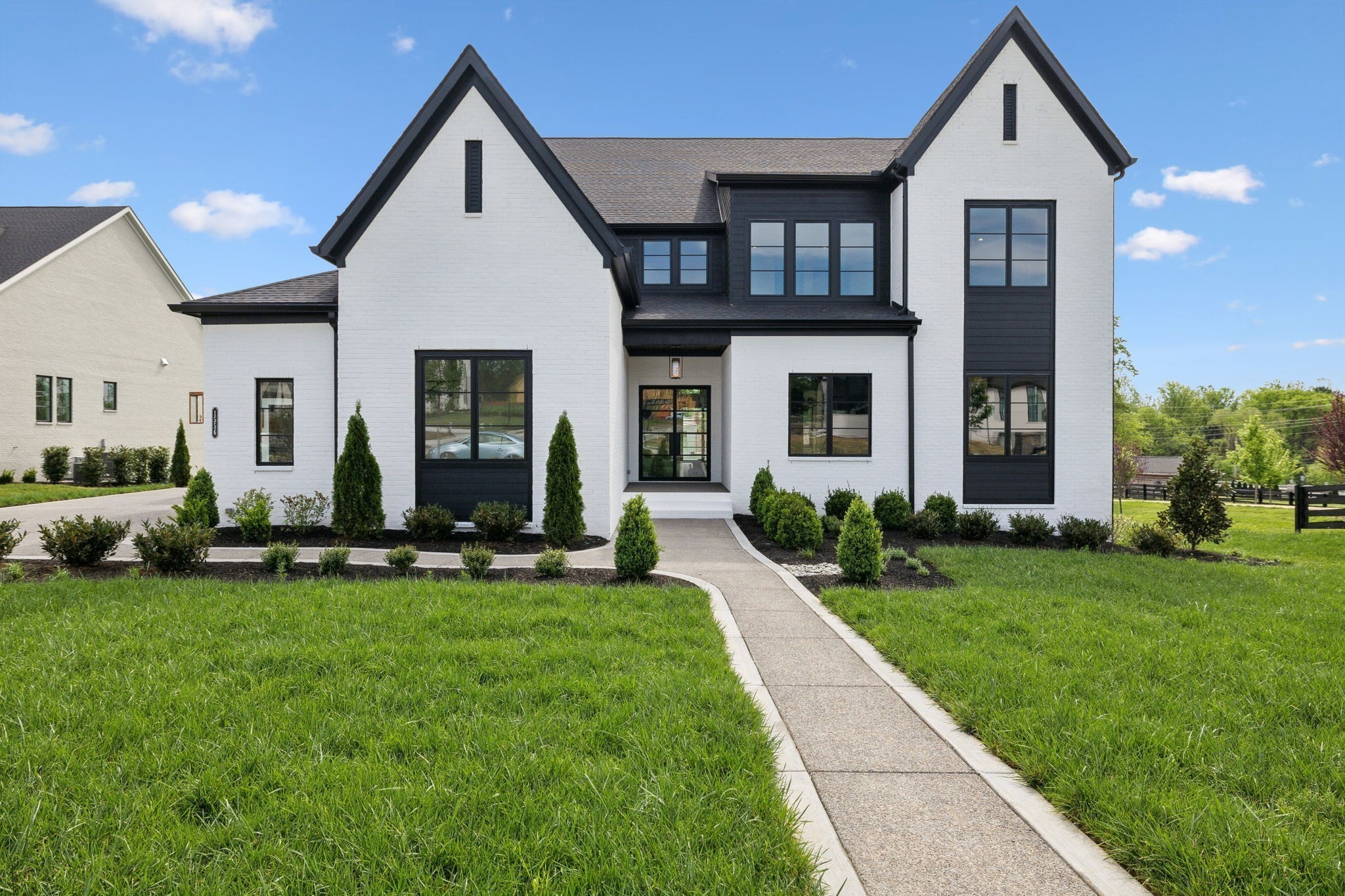 1556 White Barn