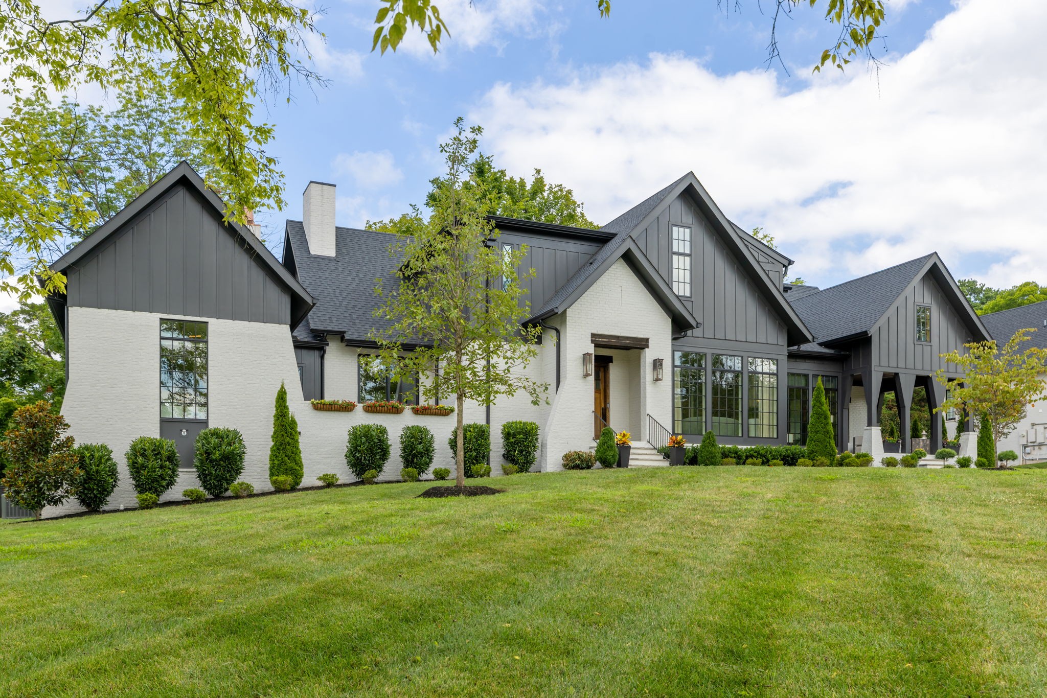 1144 Oman Dr