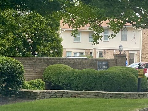 2116 Hobbs Rd