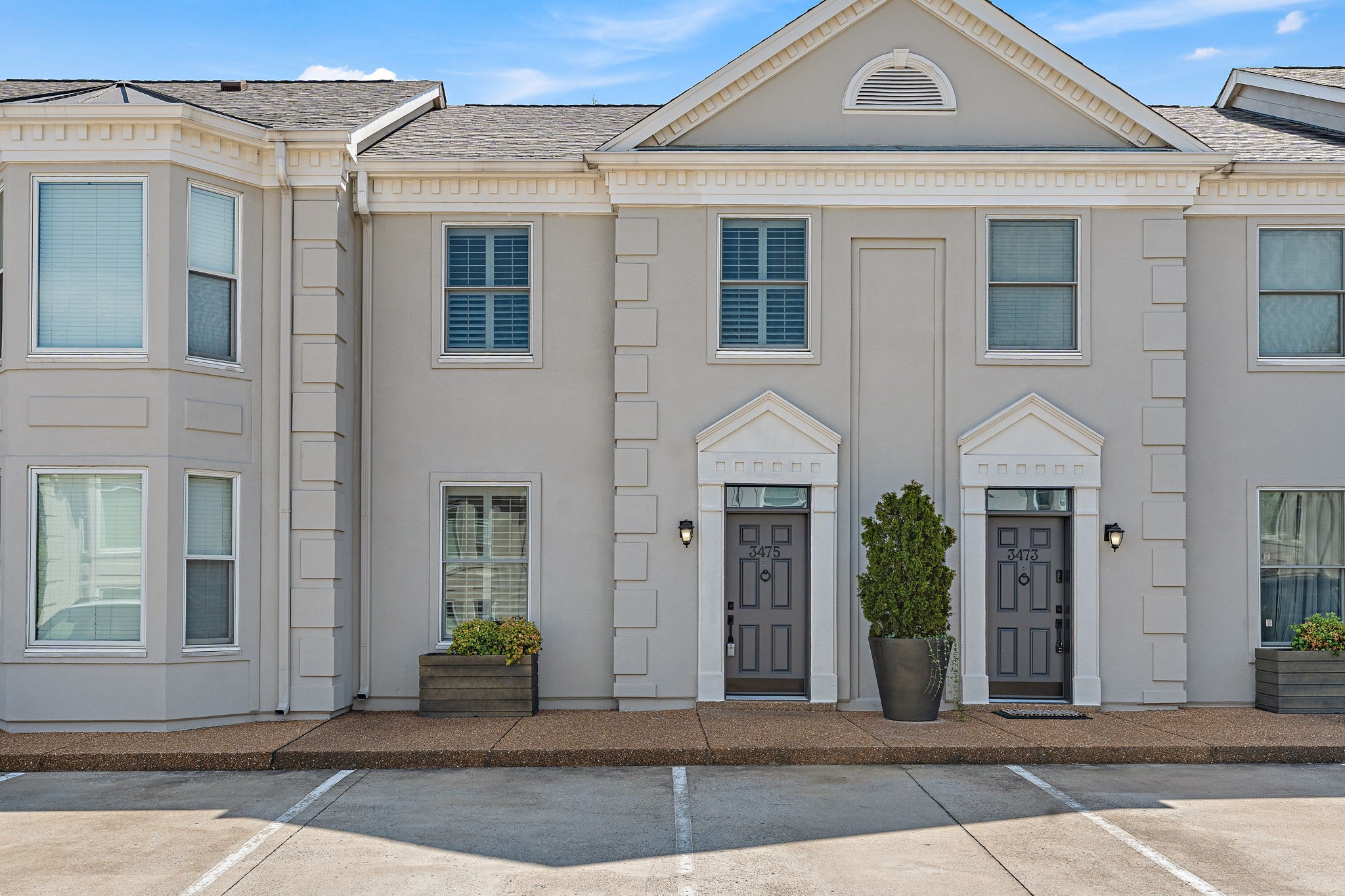 3475 Golf Club Ln