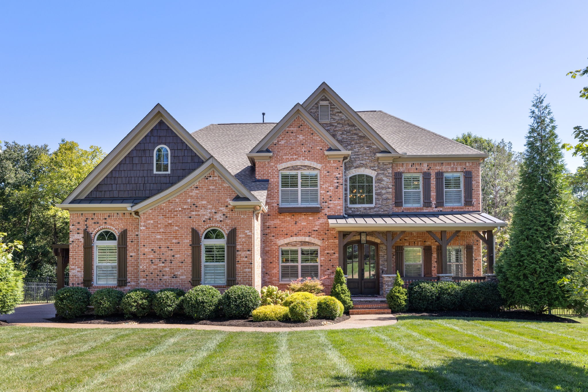 822 Singleton Ln