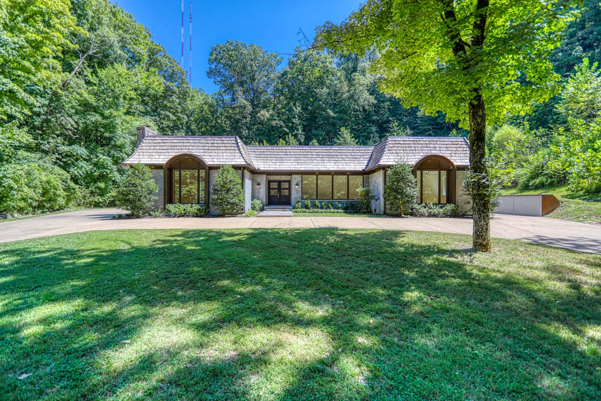 5996 Andover Dr