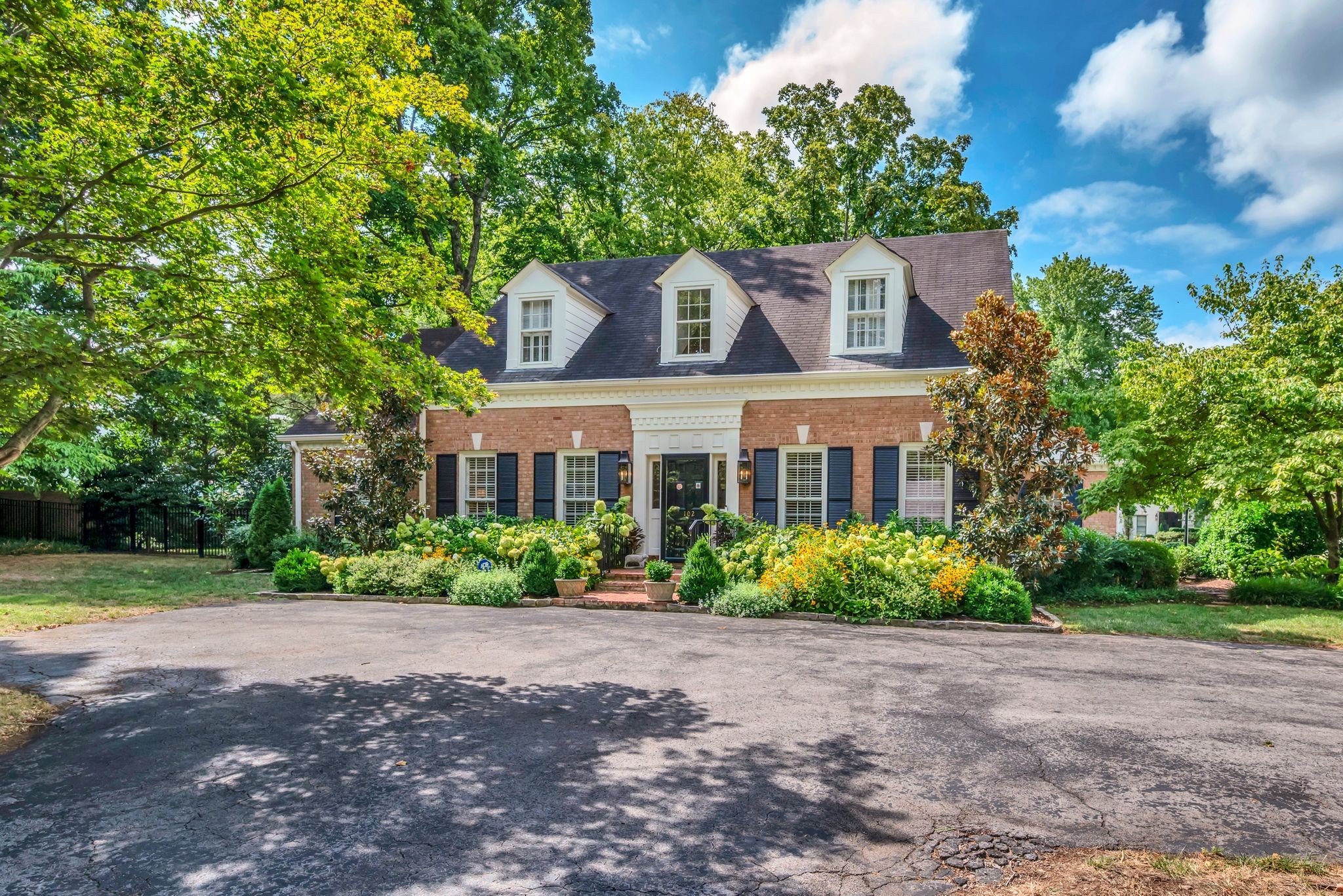 102 Hanover Sq