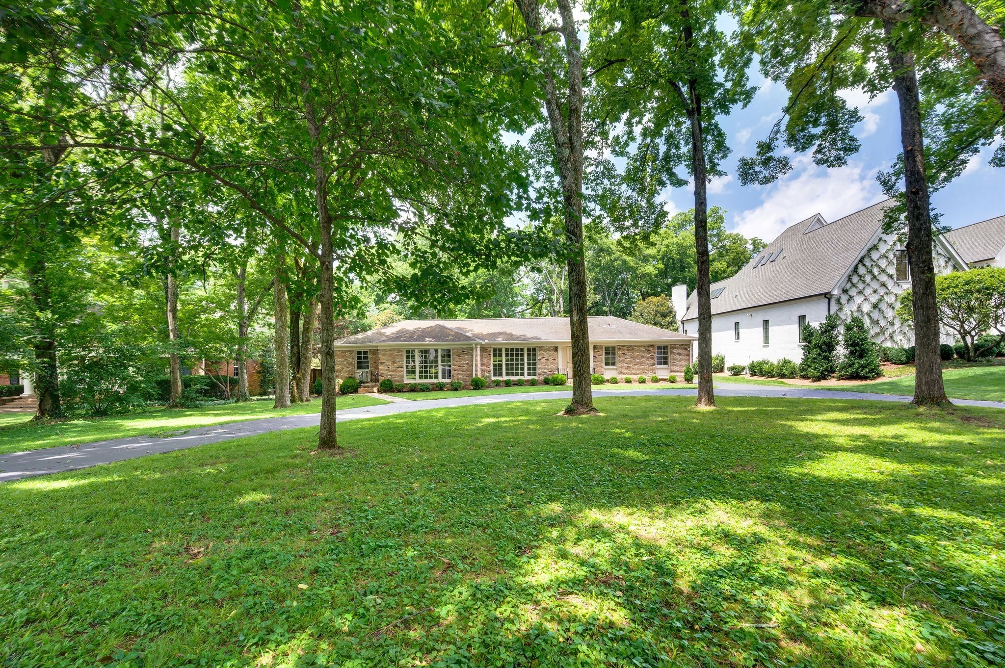 703 Woodleigh Dr