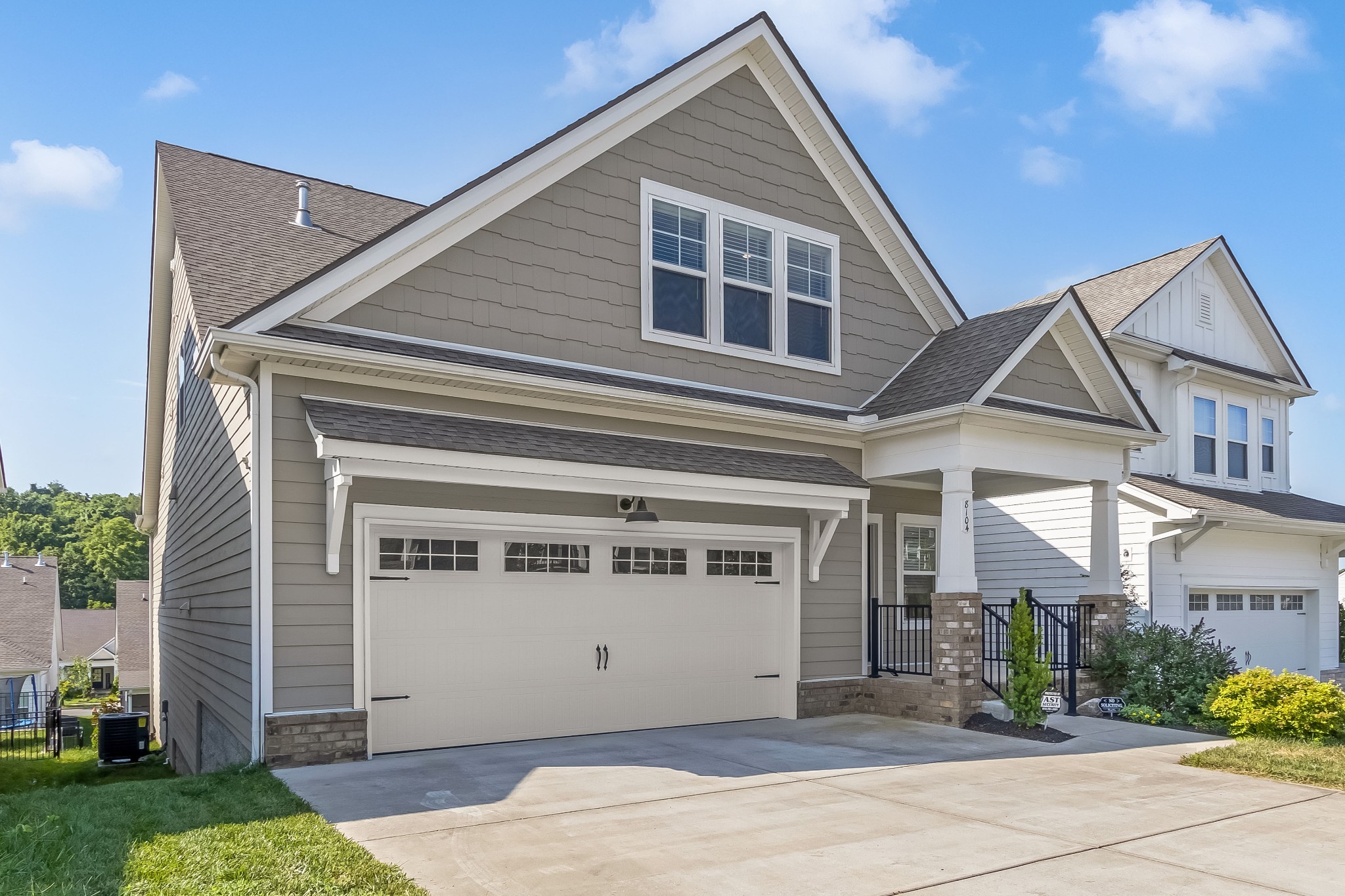 8104 Warbler Way