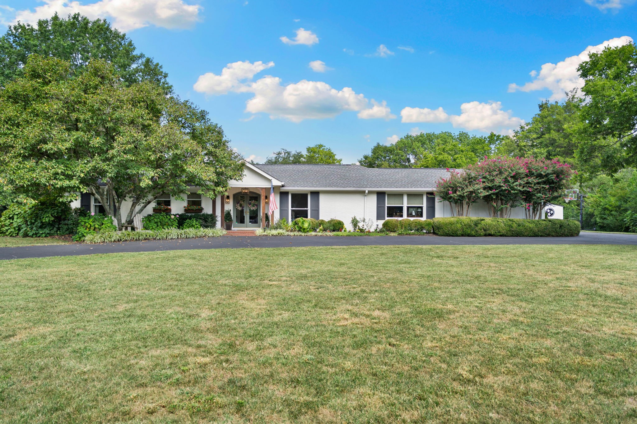 6117 Montcrest Dr