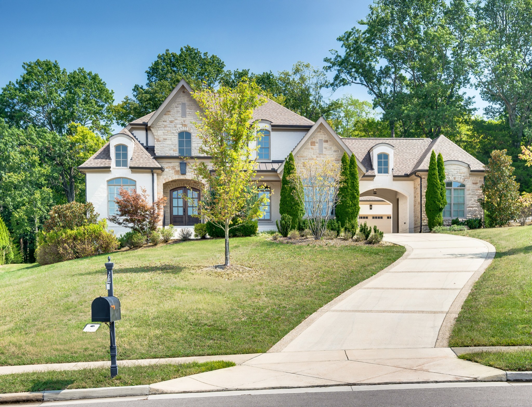 9102 Raindrop Cir