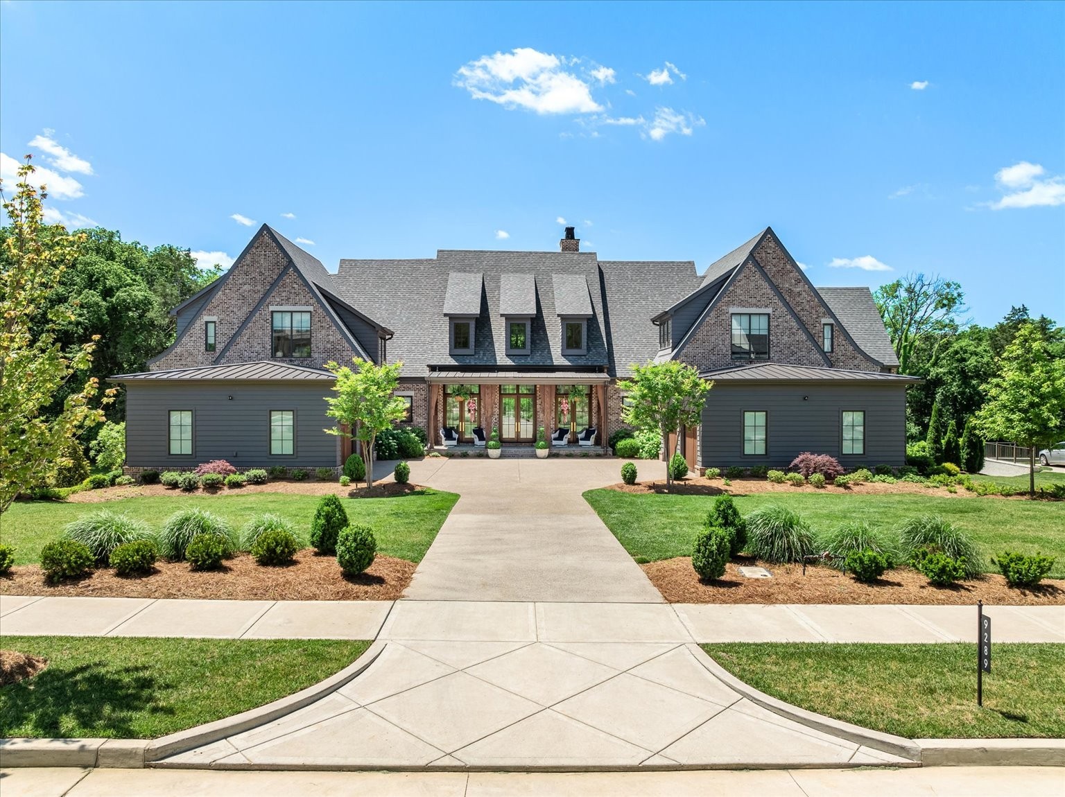 9289 Fordham Dr