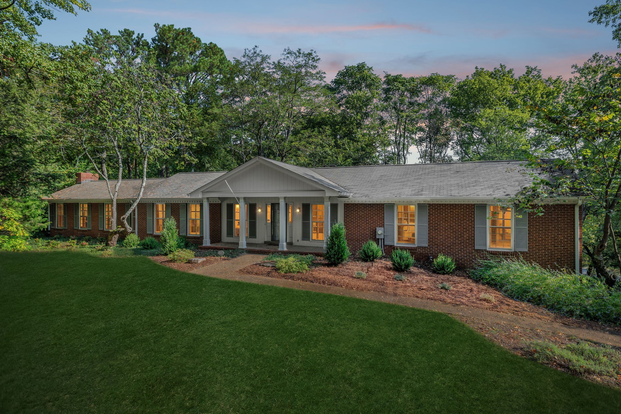 622 Hunters Ln