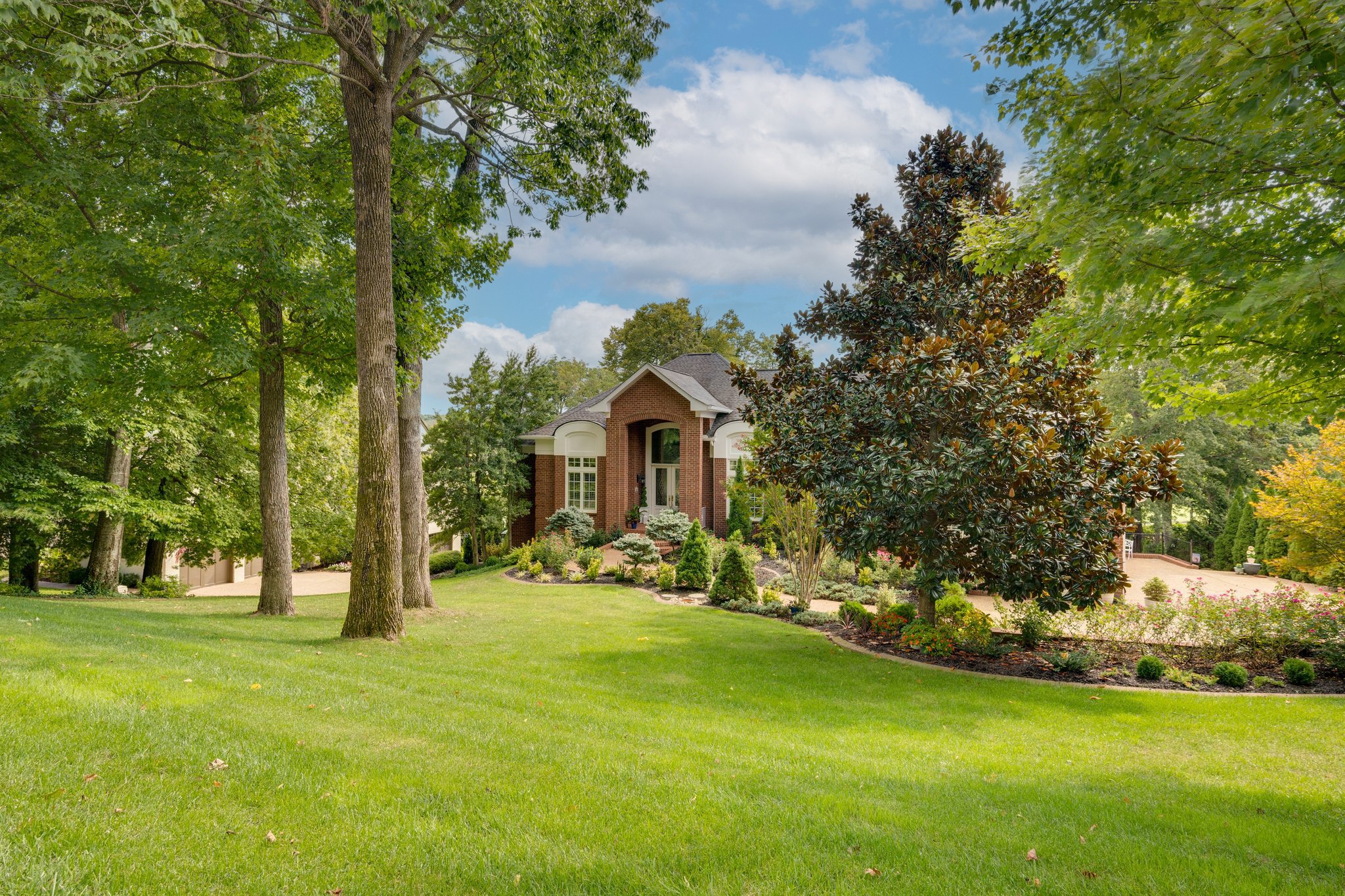 8 Carmel Ln