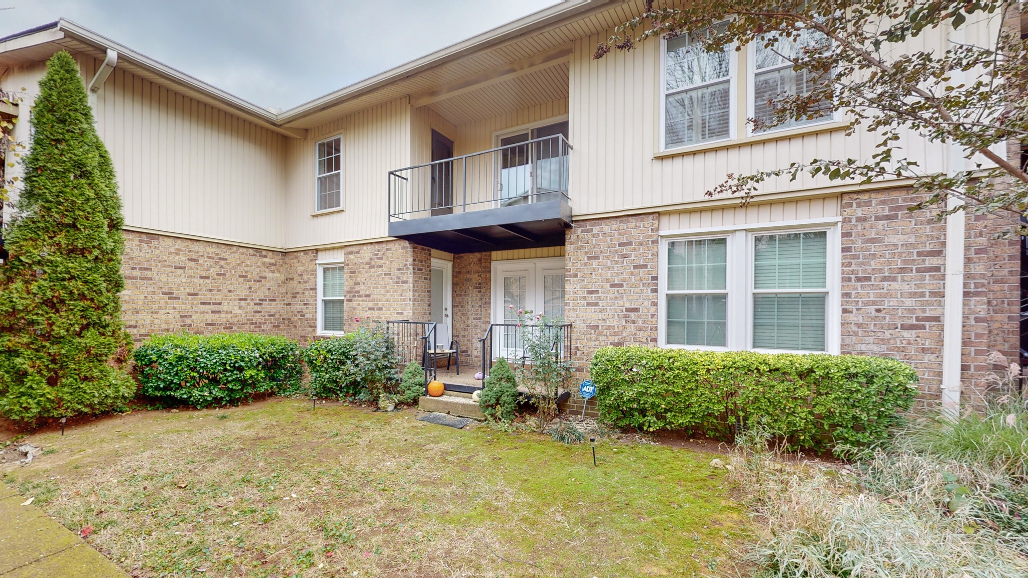 2116 Hobbs Rd