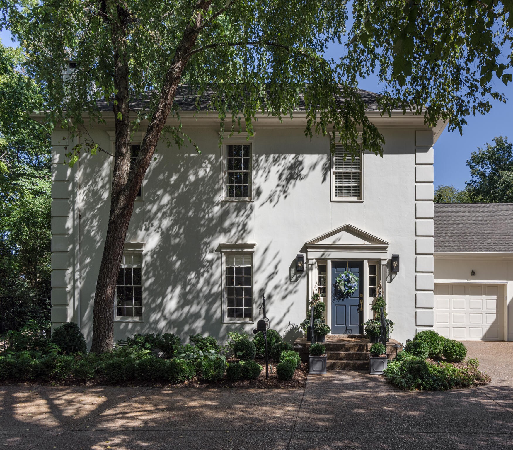 216 Chestnut Hill Dr