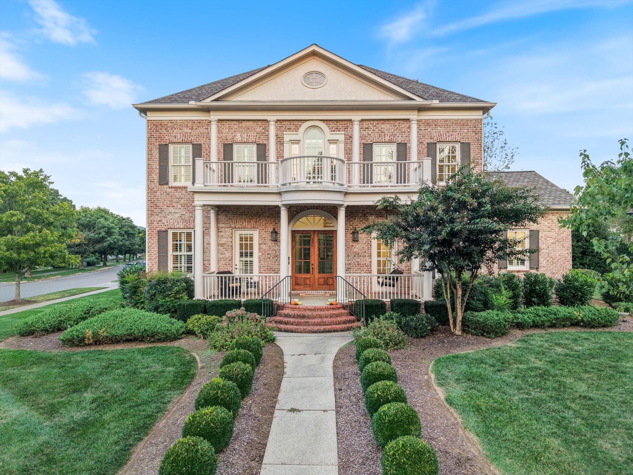 1736 Richbourg Park Dr