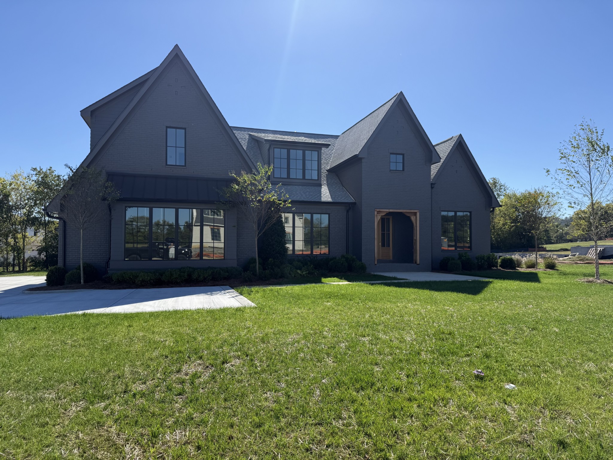 6033 Frazier Park Ln