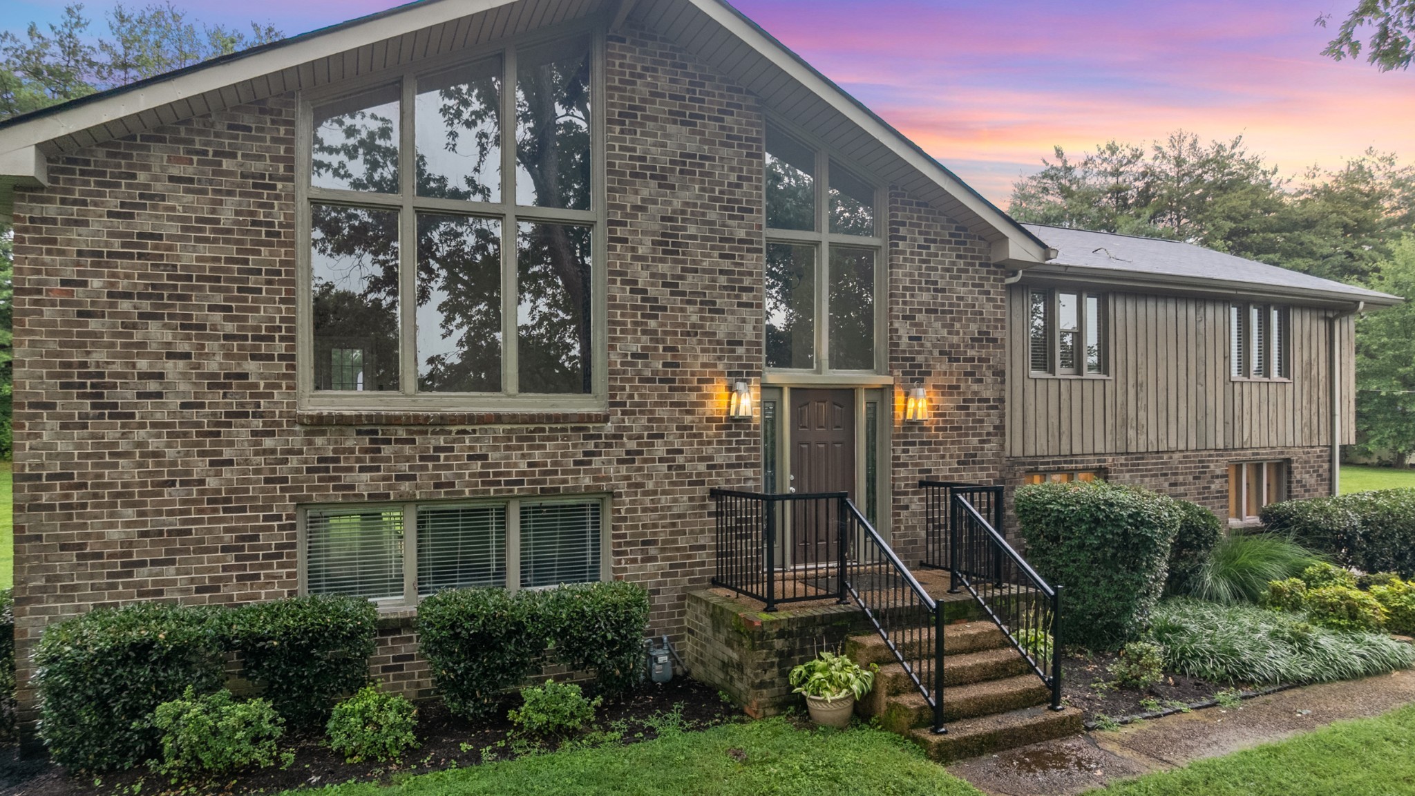 1302 Twin Springs Dr