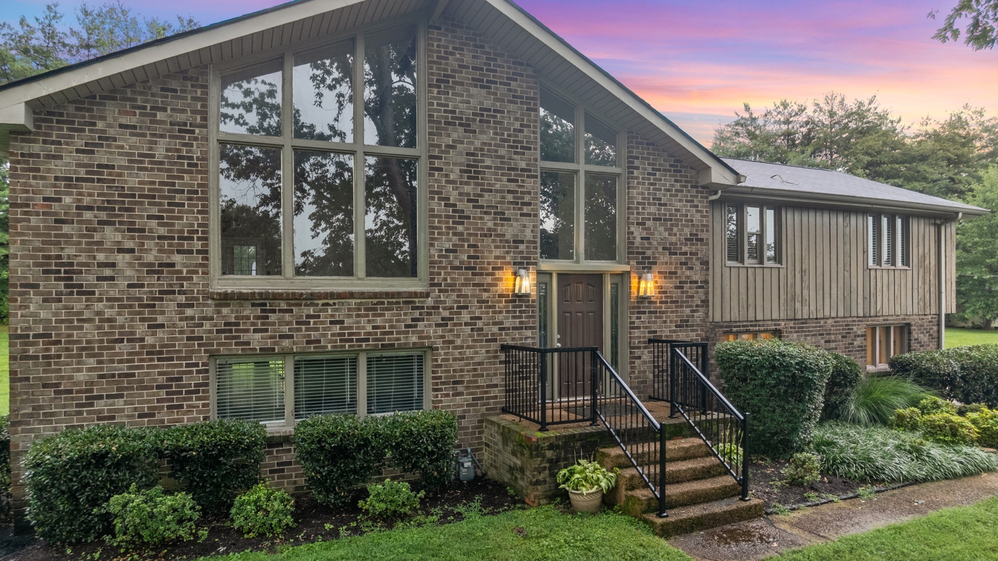 1302 Twin Springs Dr