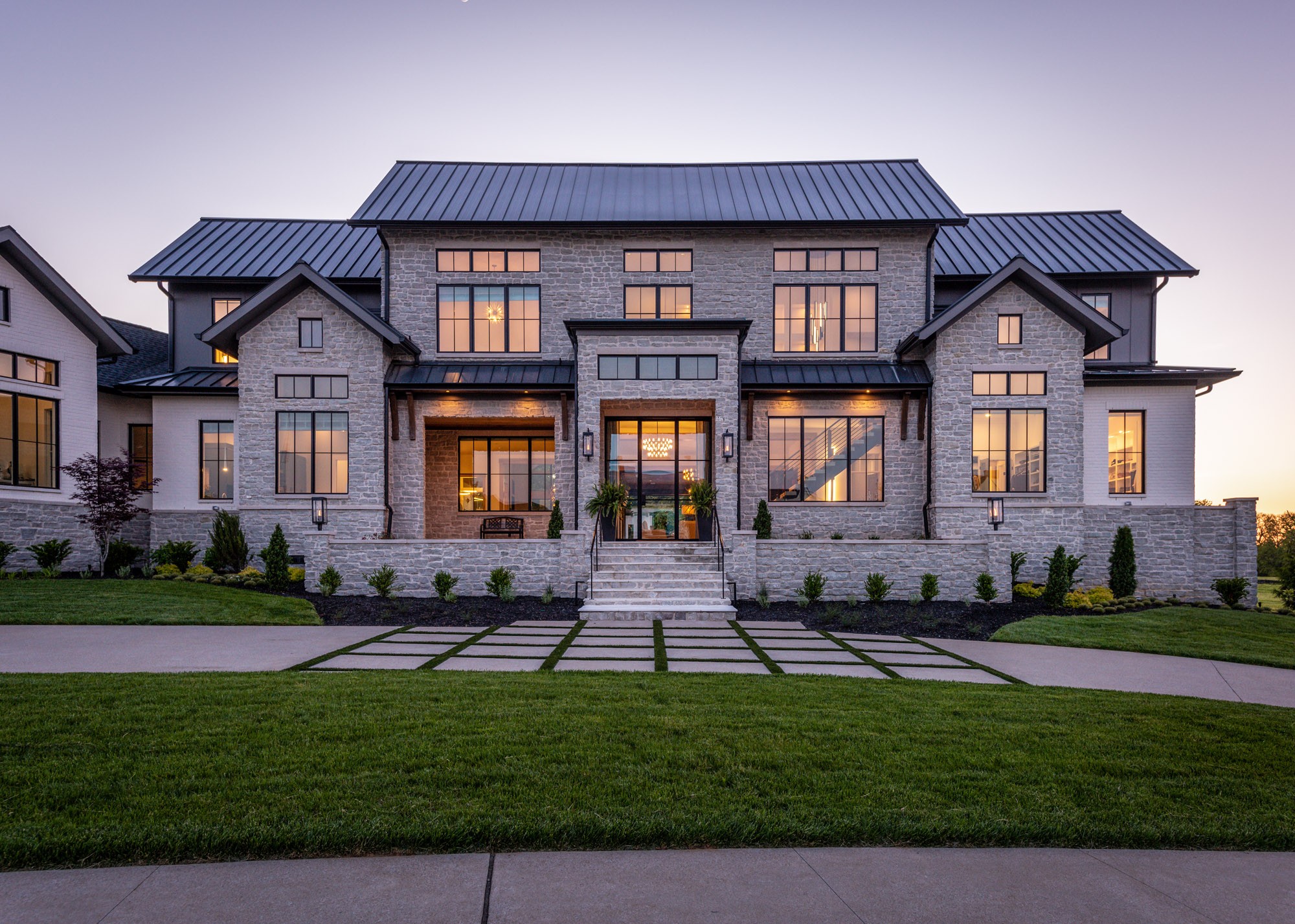 7010 Crews Ln
