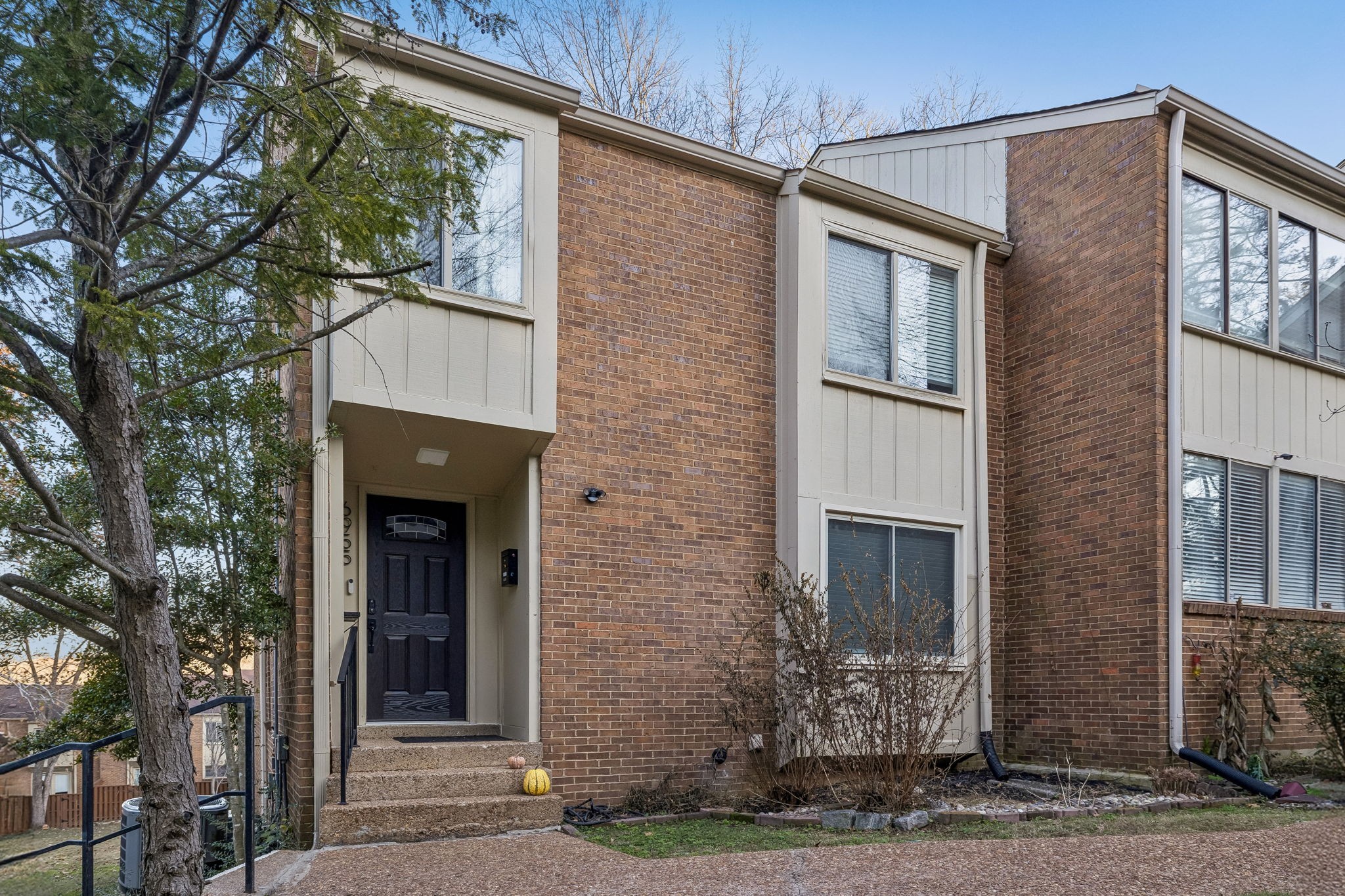 6955 Highland Park Dr