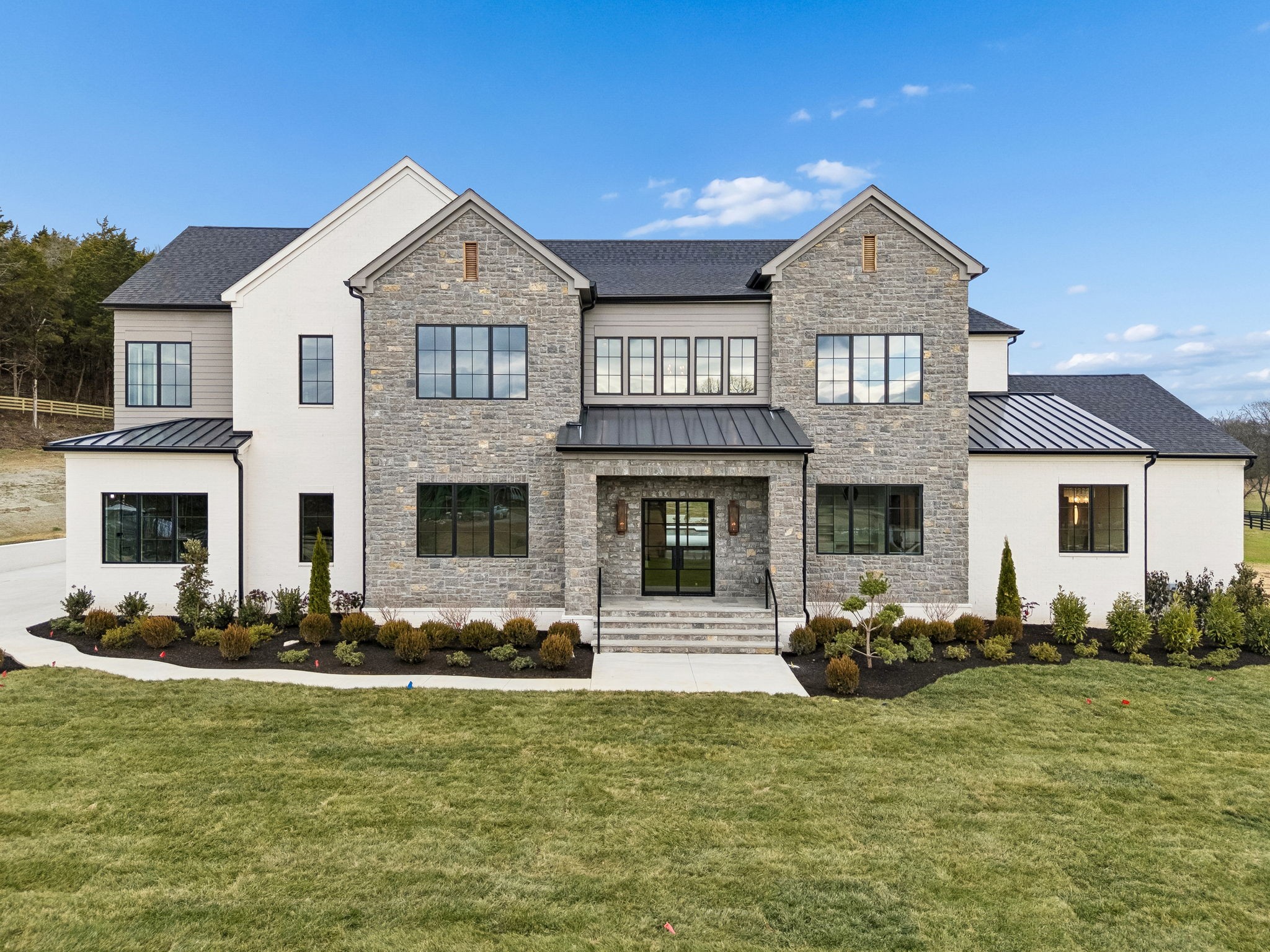 3120 Hawks View Ln