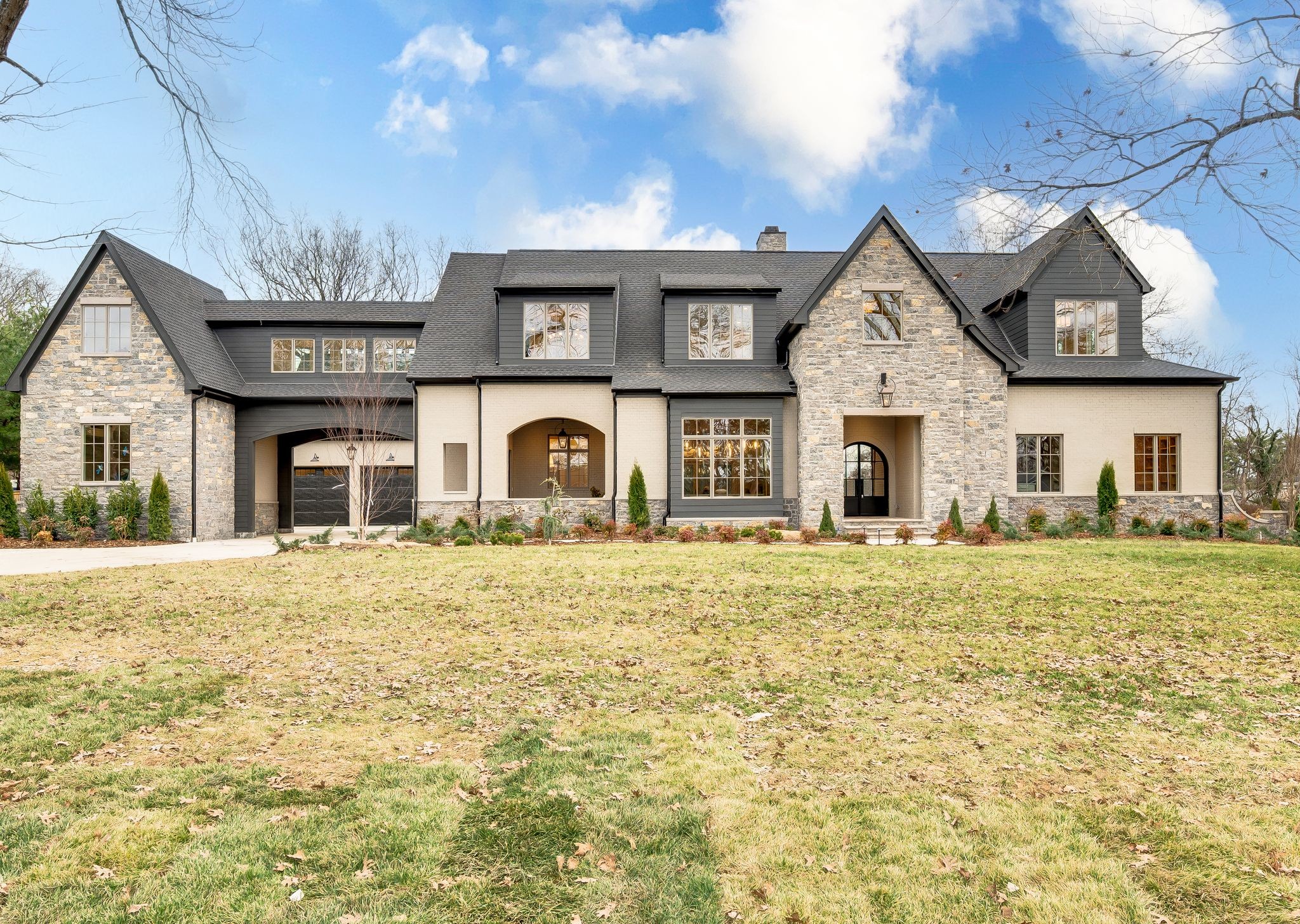 226 Williamsburg Cir