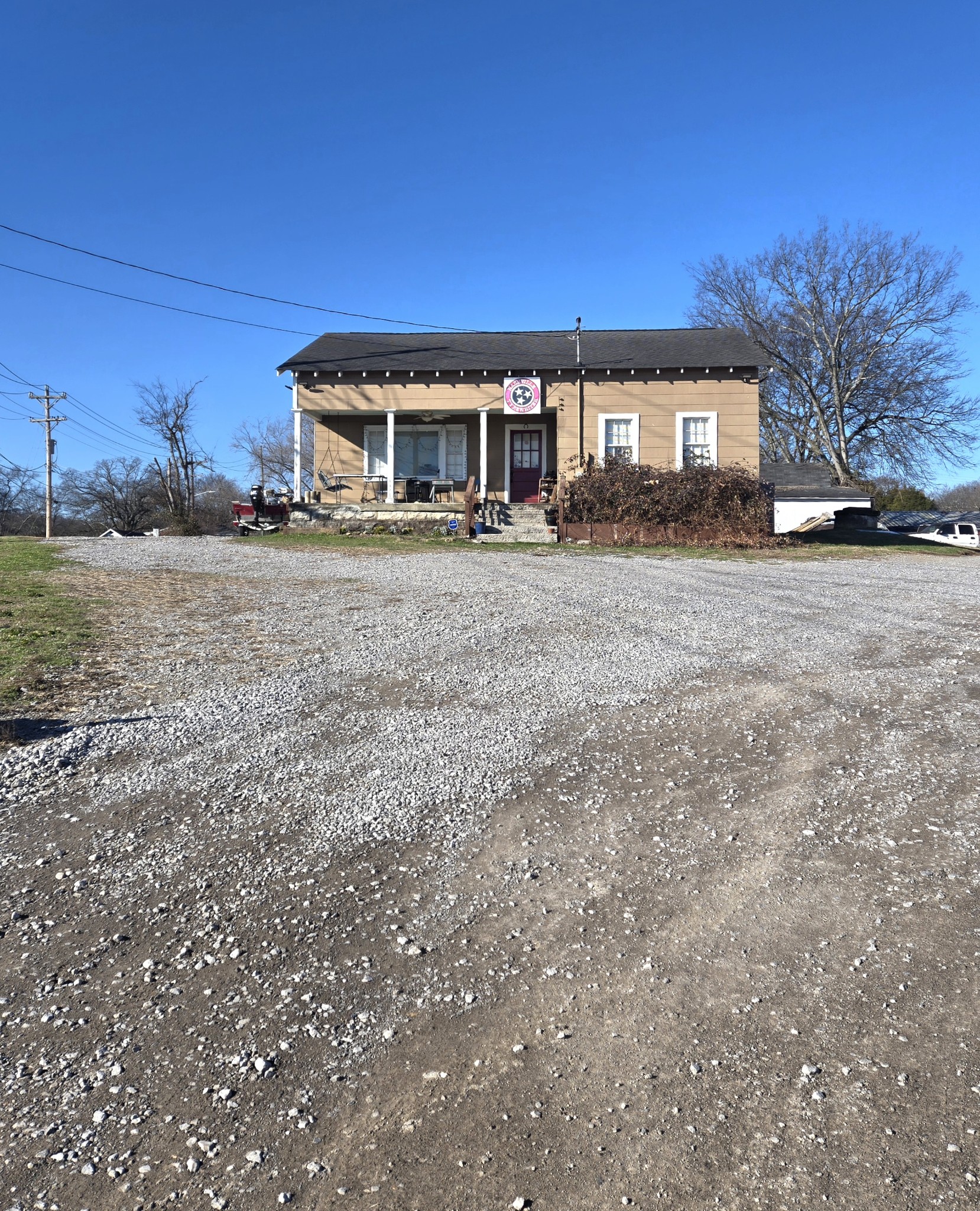 119 Moncrief Ave