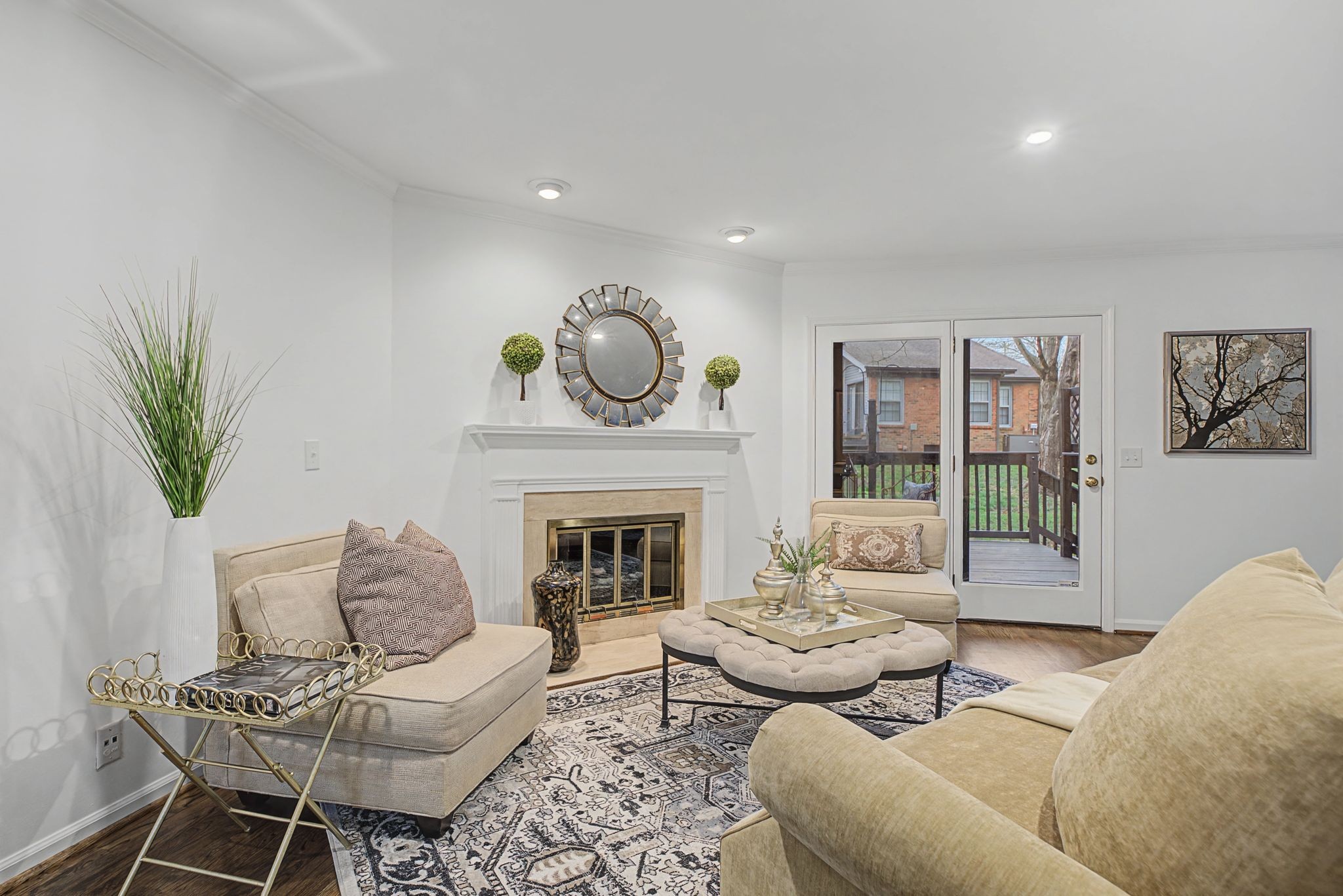 142 Hearthstone Manor Cir