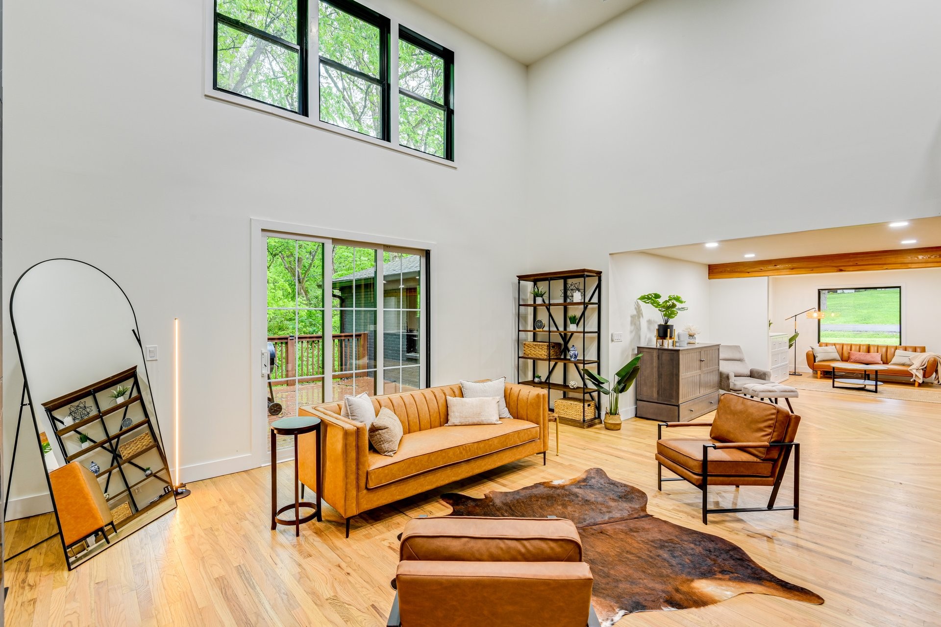 930 Downey Dr