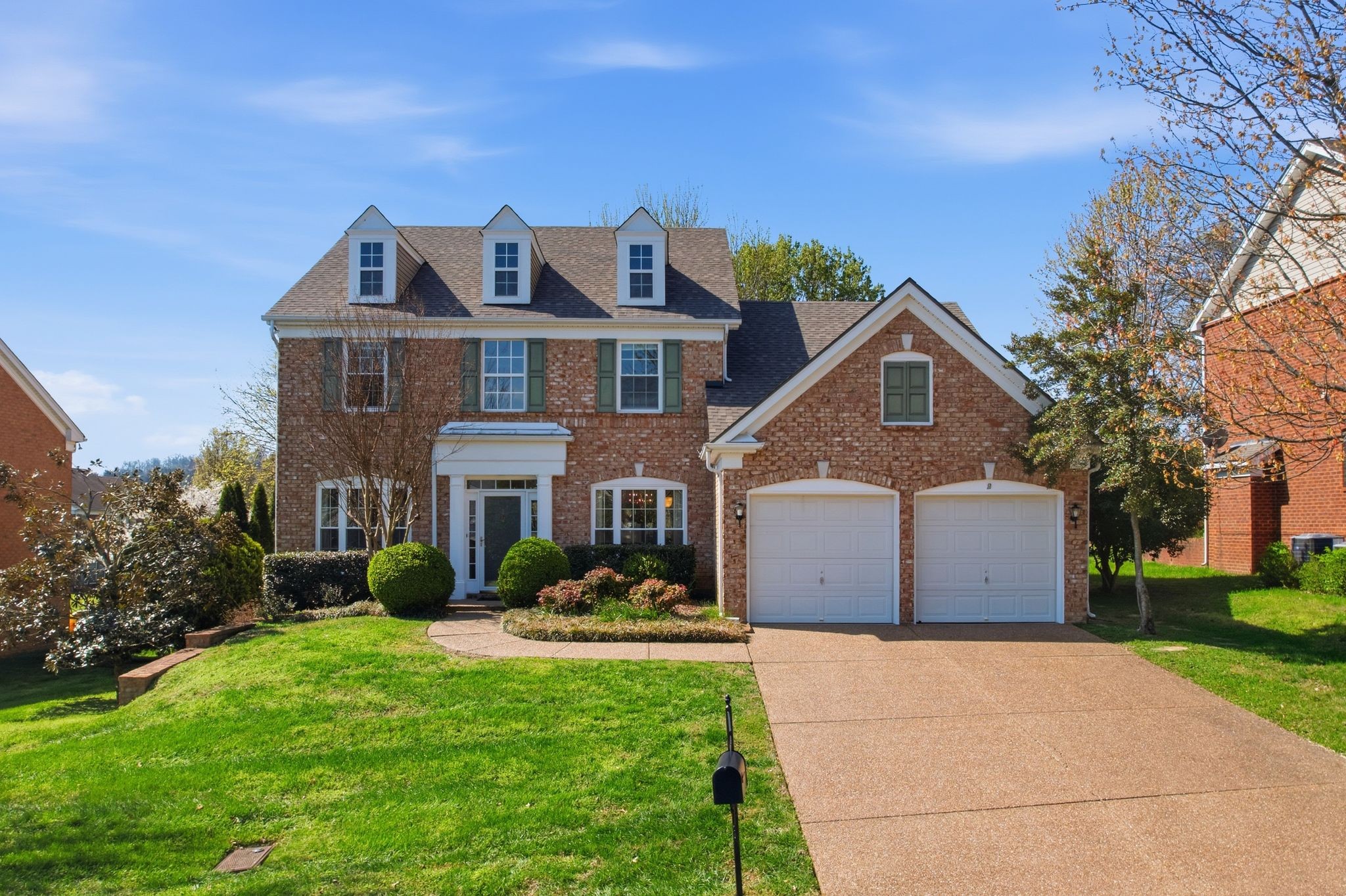 409 Waterton Ct