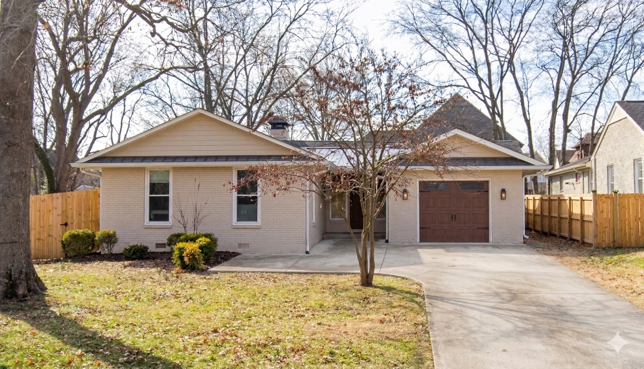 1321 Clifton Ln