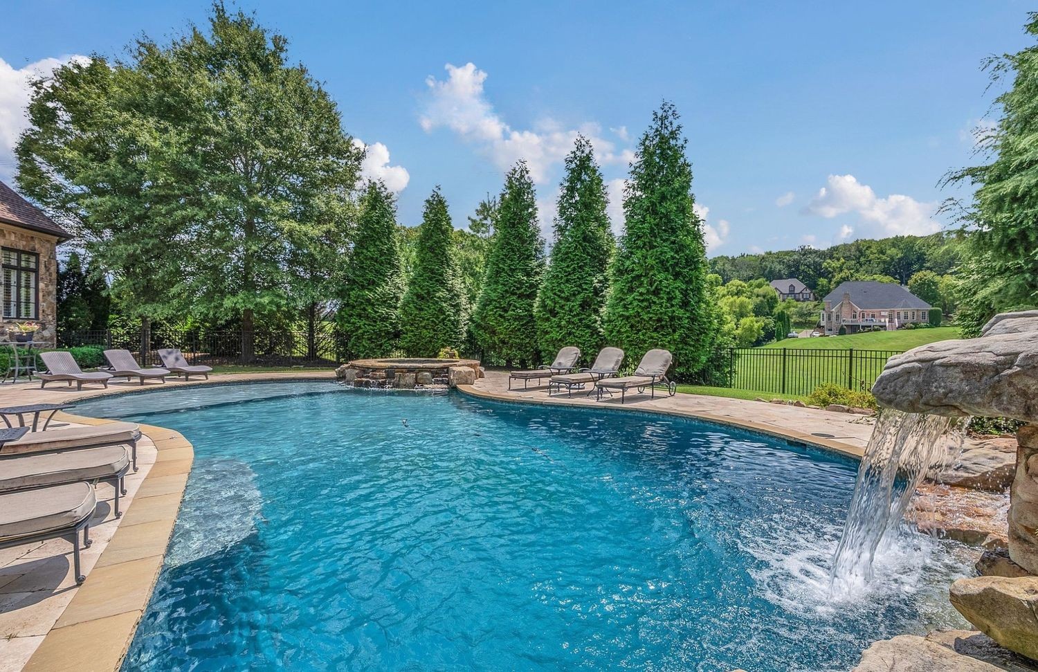 37 Colonel Winstead Dr