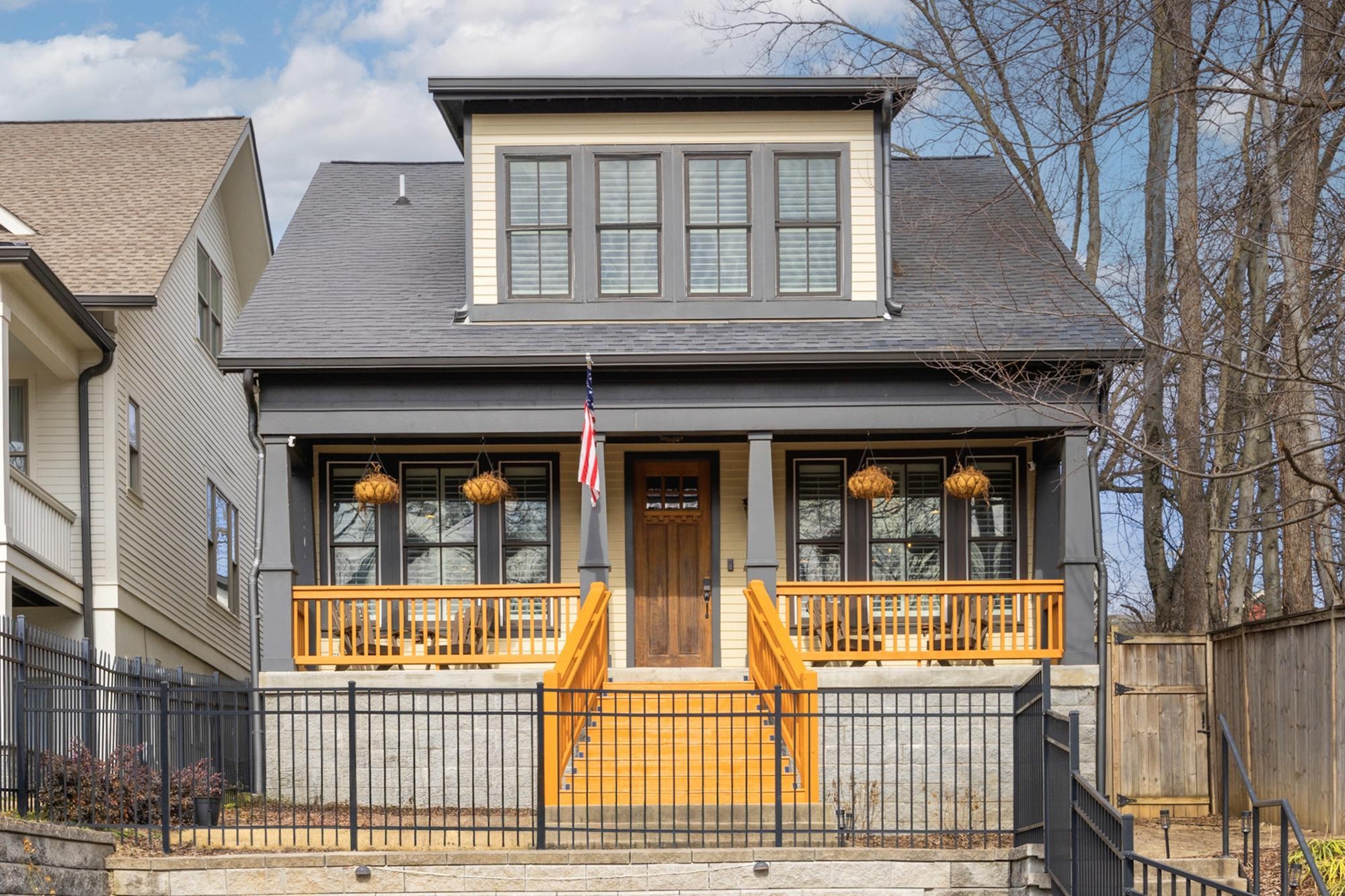 1315 Lillian St