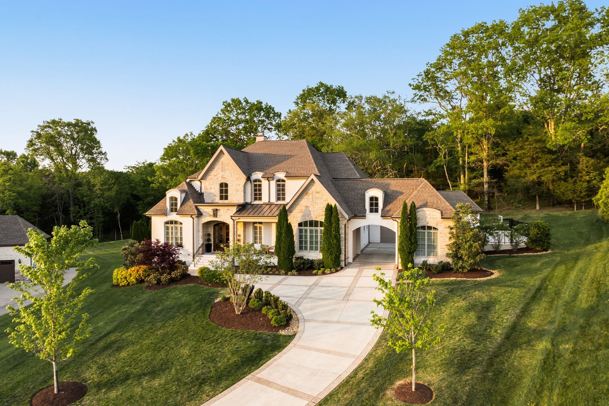 9102 Raindrop Cir
