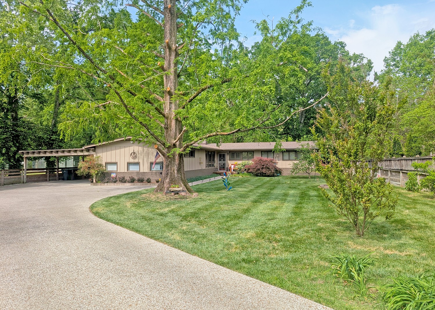 3711 Hilldale Dr