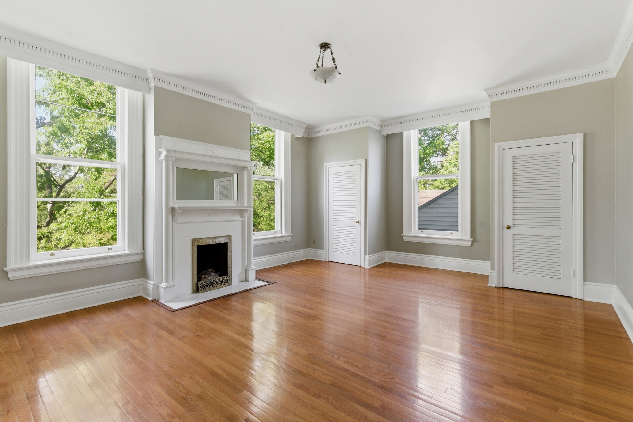 444 Bowling Ave