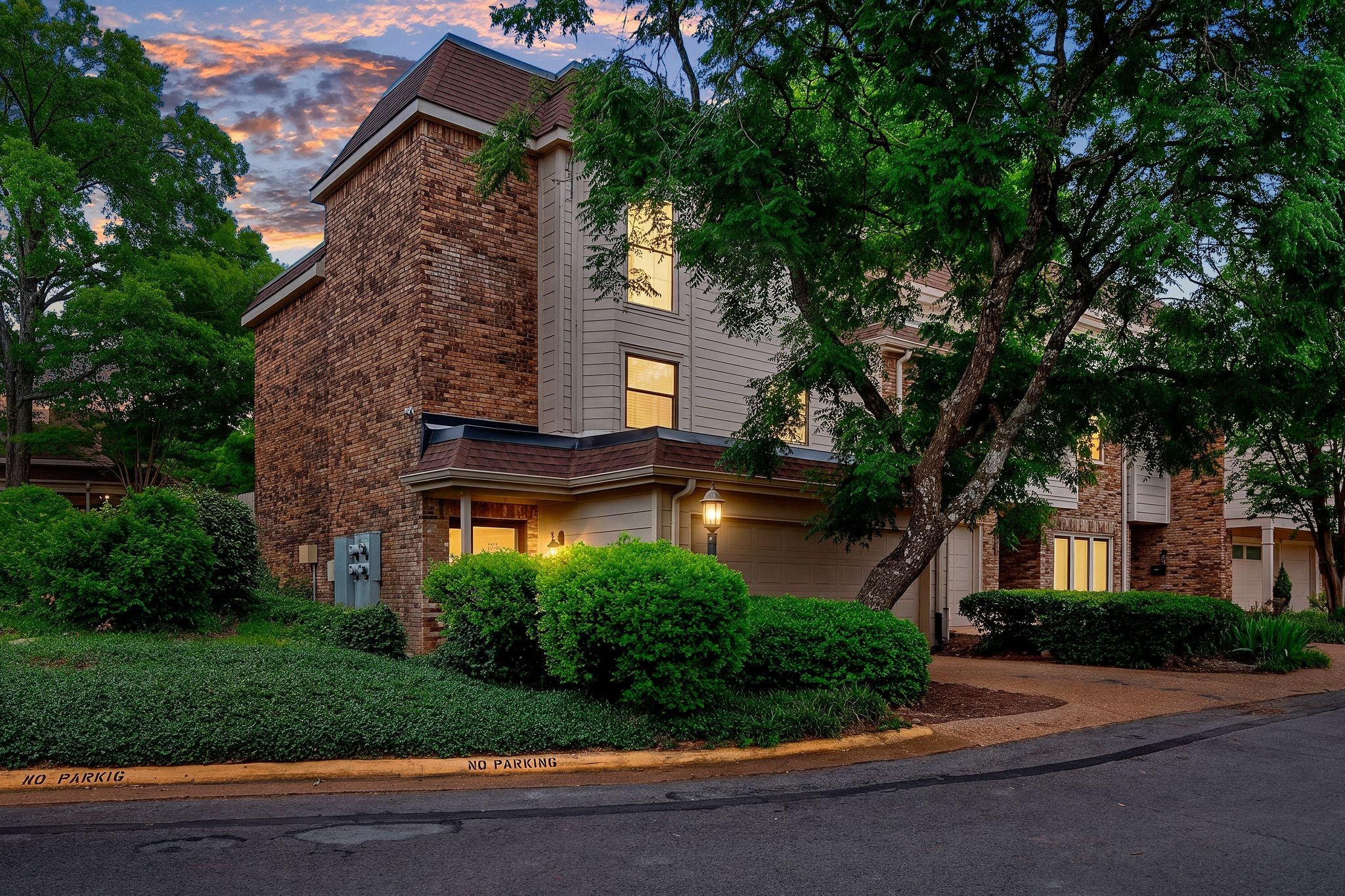 401 Bowling Ave