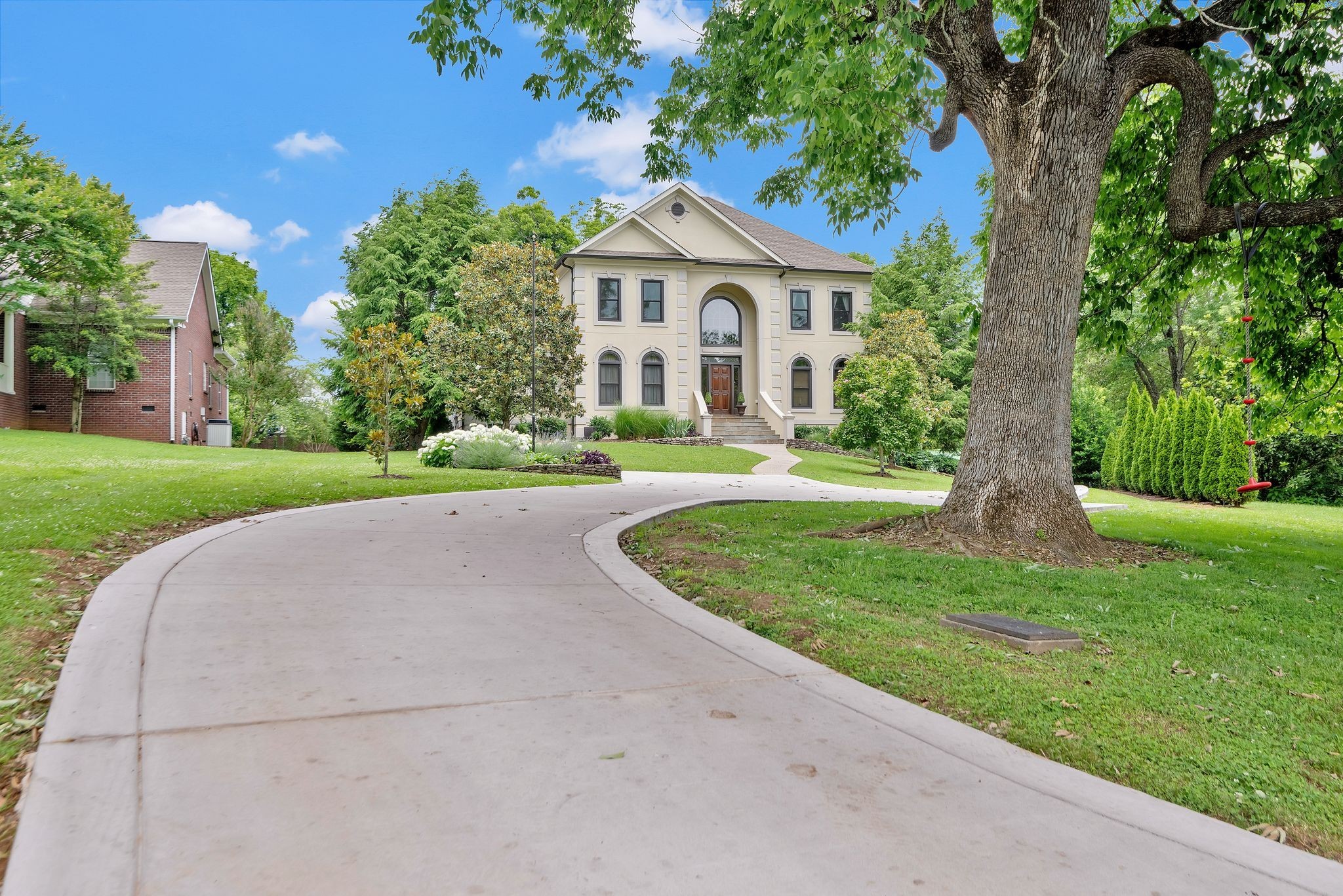 749 Adkisson Ln