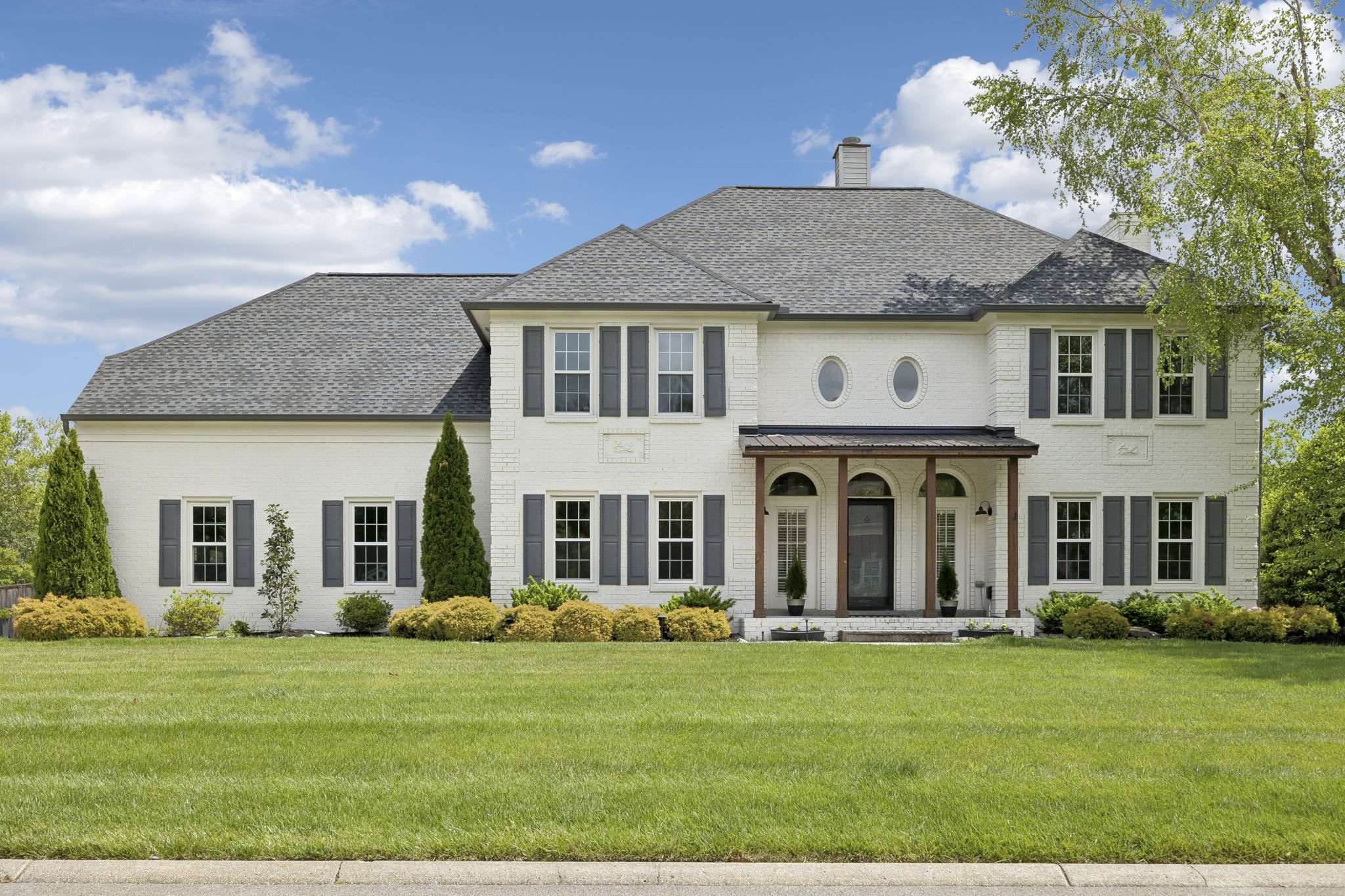 1744 Surrey Dr