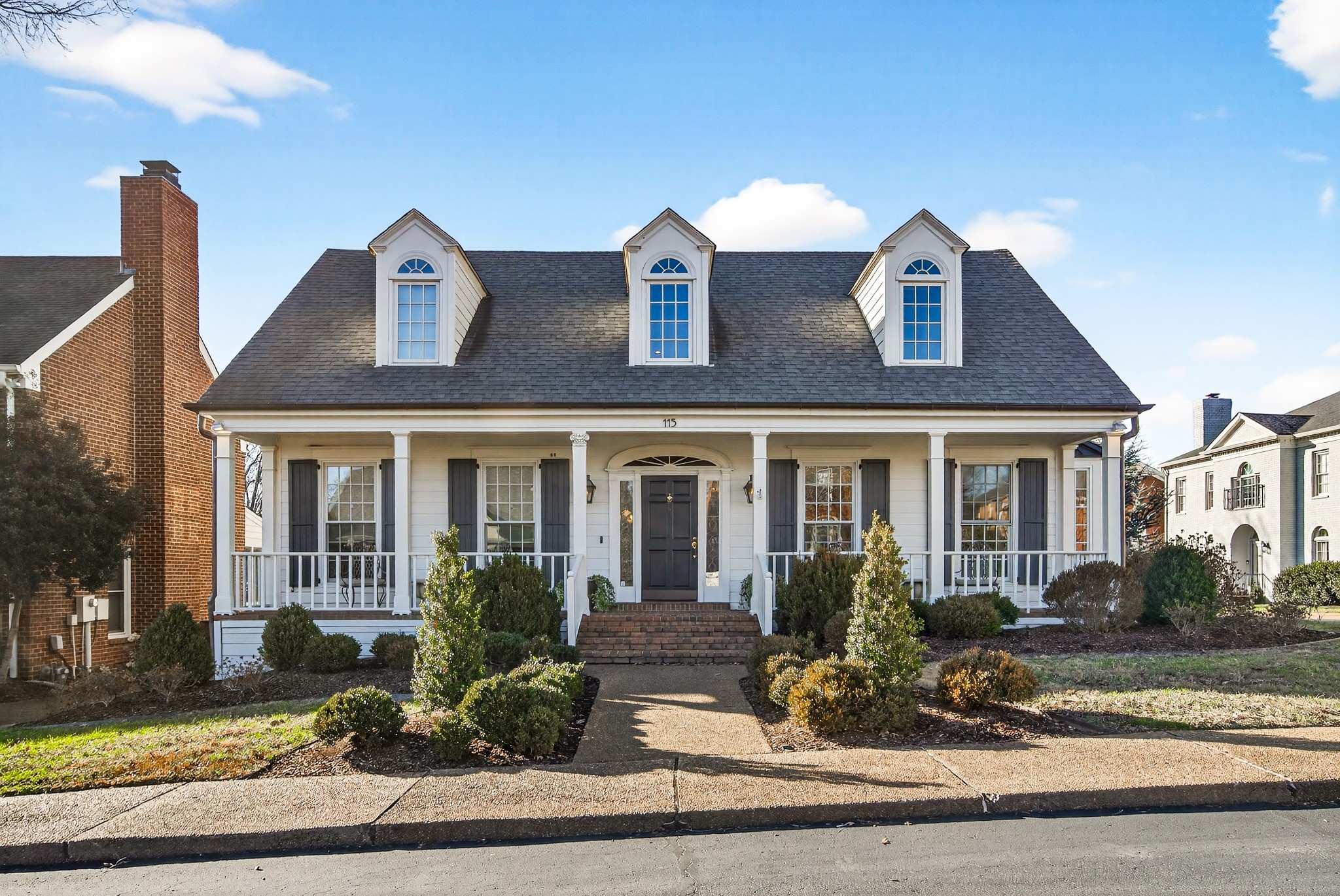 115 Chatsworth Dr